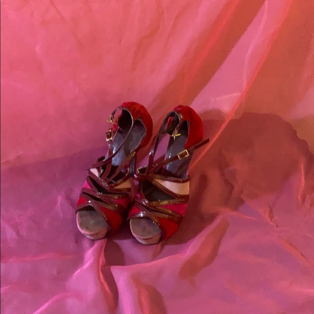 Heels - Picture 2 of 4